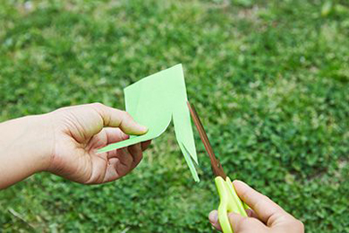外遊びアイディア　折り紙のバッタの作り方