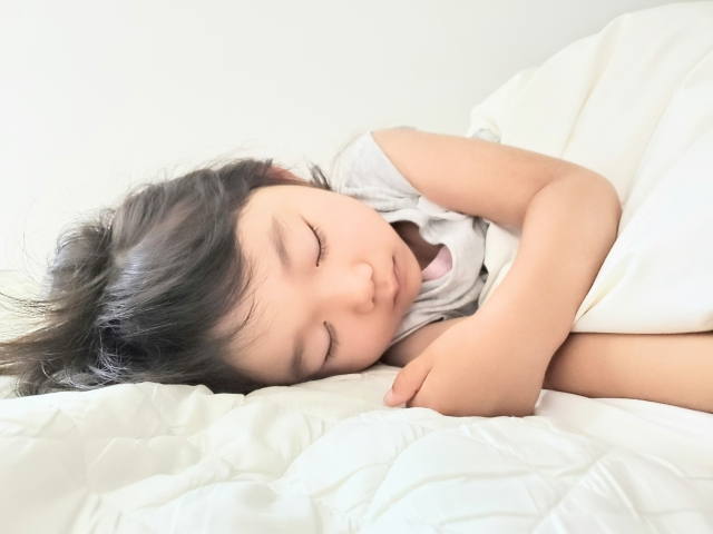 睡眠は子どもの脳の発育に影響!? 今すぐできる睡眠の質を上げる方法