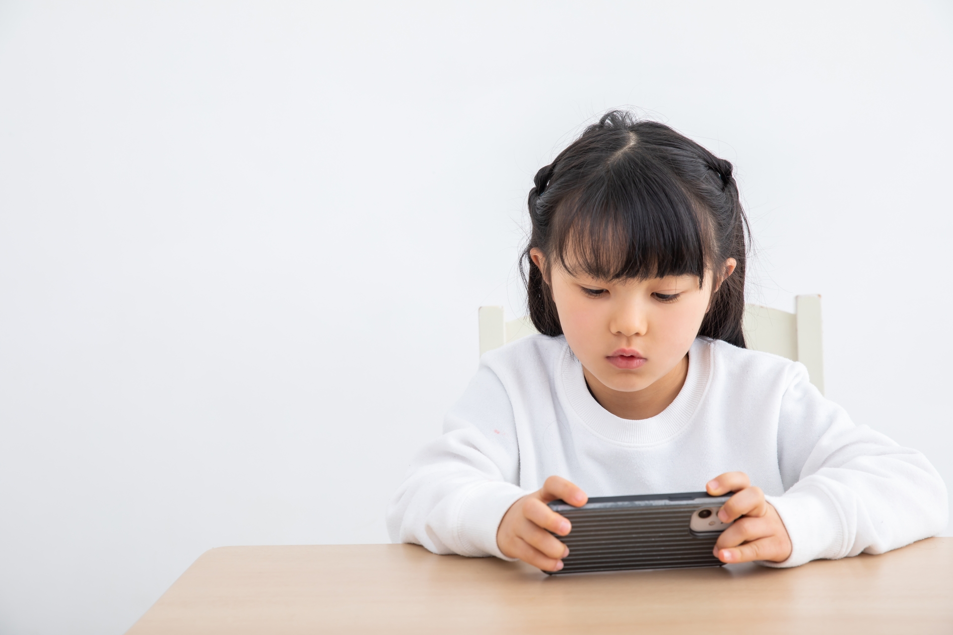 子どもの成長に大切な睡眠時間と睡眠の質。寝る前のスマホはやめた方がいい04