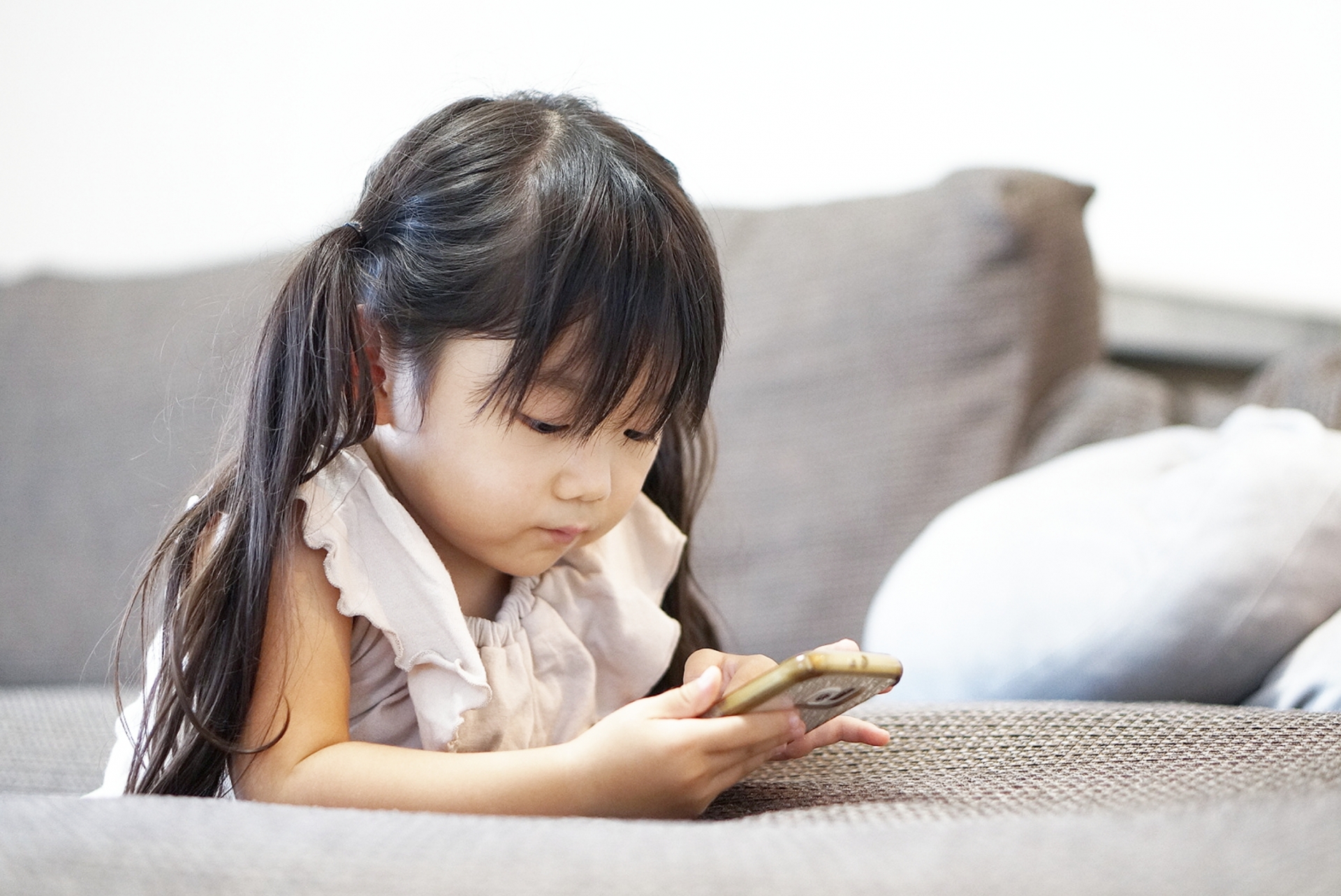 スマホに依存しやすい子どもとは？